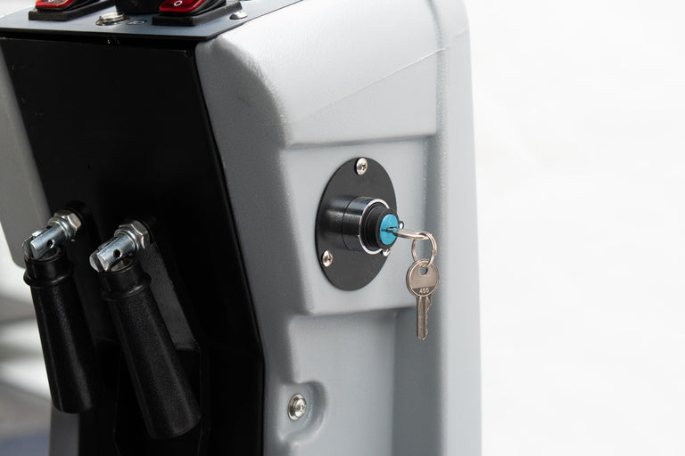 COMP X-70S • Aufsitz-Bodenscheuermaschine